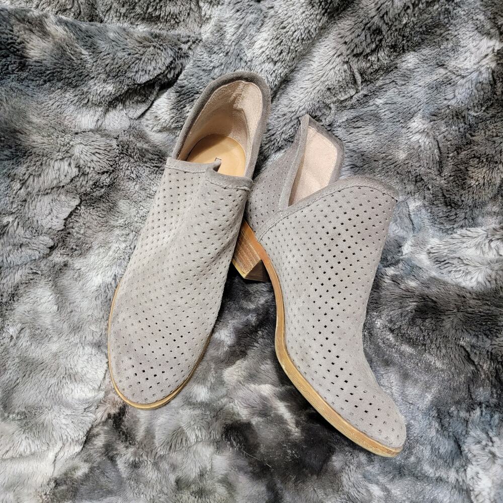 Lucky Brand Perforated Suede Ankle Booties Womens 6 Gray Taupe Slip On Low Heel